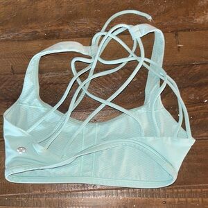 Lululemon Women's Strappy Sports Bra - Light Green